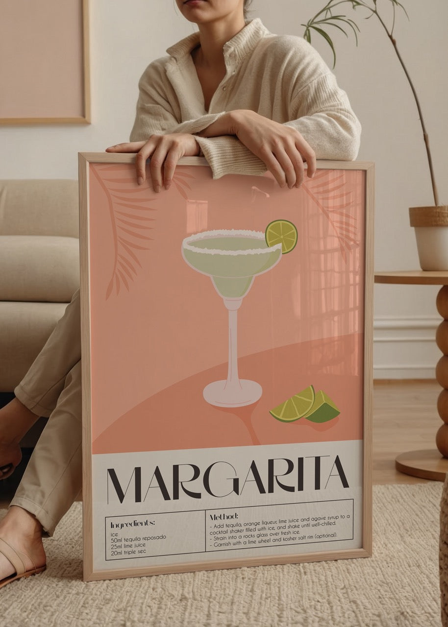 Margarita içkisini tarif eden şık, pembe zeminli minimal illüstrasyon poster